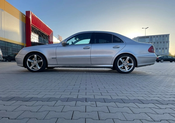 Mercedes-Benz Klasa E cena 33900 przebieg: 437900, rok produkcji 2004 z Lublin małe 352